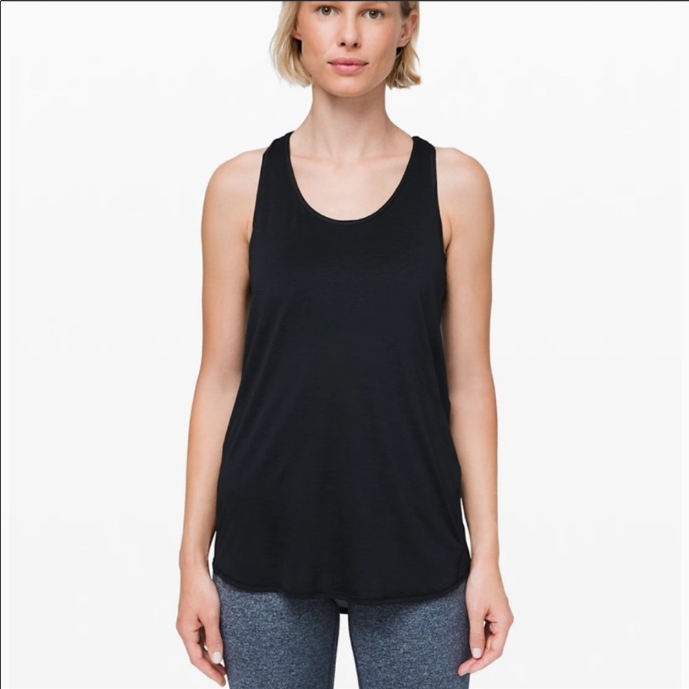 Lululemon essential tank pleated size 6 NWT